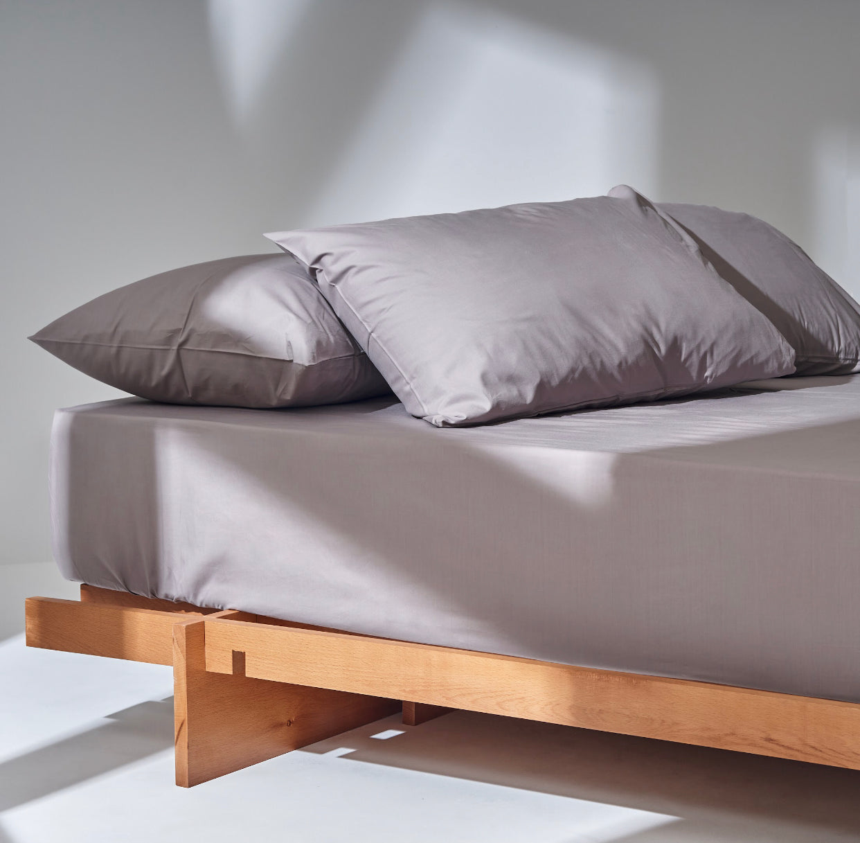 Percale Fitted Sheet set in Grey